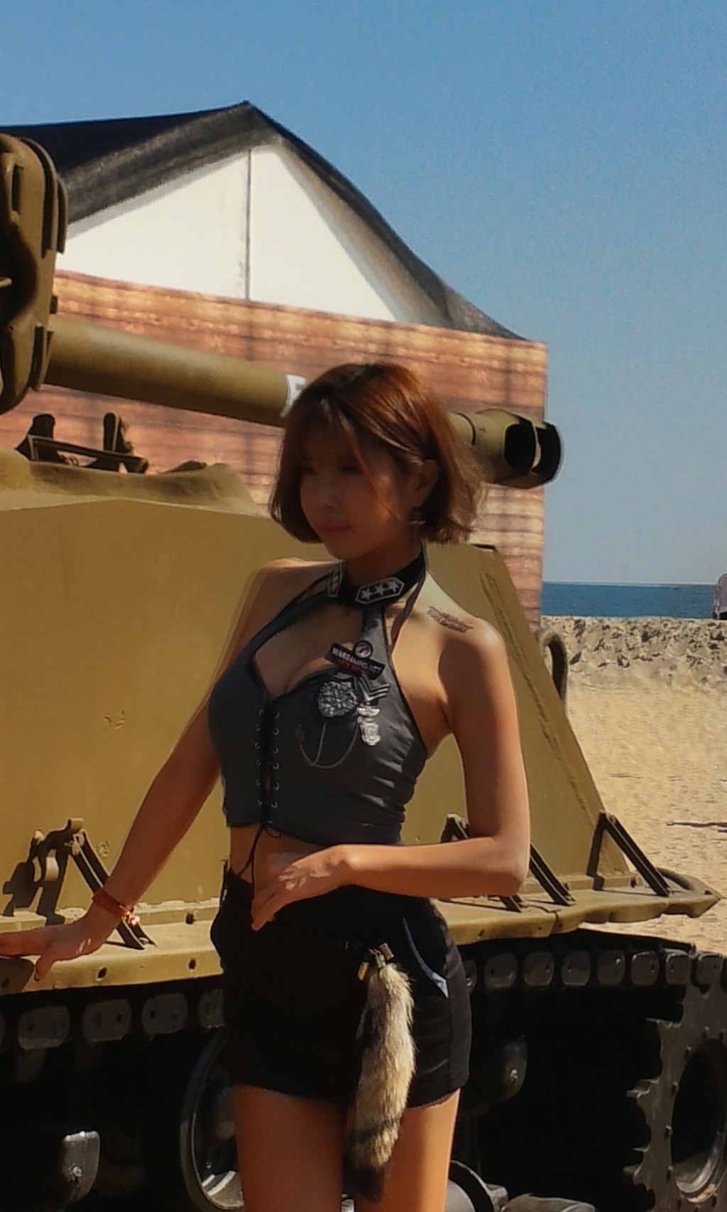 韩国顶级Showgirl许允美 釜山坦克世界 1